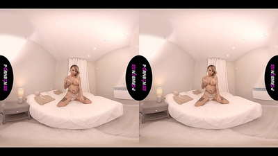 PORNBCN VR成熟的西班牙MILF自慰和吸吮你的家伙在POV，而吸烟和抽搐她的腿