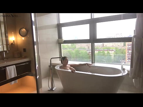 ❤️ 巨大的宝贝 激情地在浴室里撸起了她的阴部 ❌ Quality sex❌❤