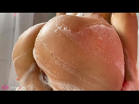 ❤️ 布鲁内特在淋浴时用振动器自慰阴部达到强烈的高潮 ❌ Quality sex❌❤