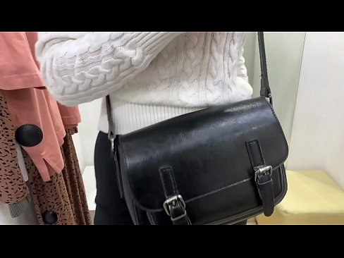❤️ 年轻婊子FeralBerry在试衣间用假阳具公开自慰 ❌ Quality sex❌❤