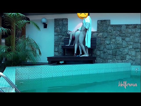 ❤️ 老板邀请女佣去泳池，却忍不住要来个热辣的 ❌ Quality sex❌❤