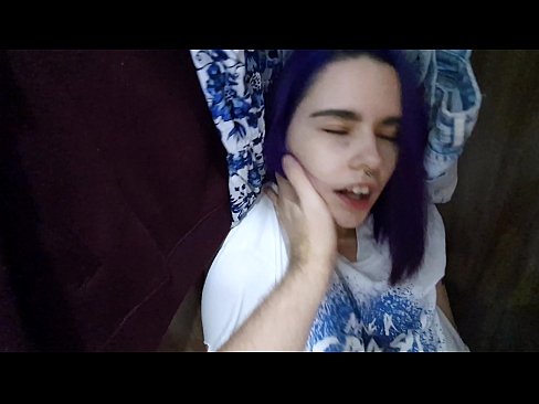 ❤️ 在衣柜里发现我的妹妹并帮助她射精 ❌ Quality sex❌❤